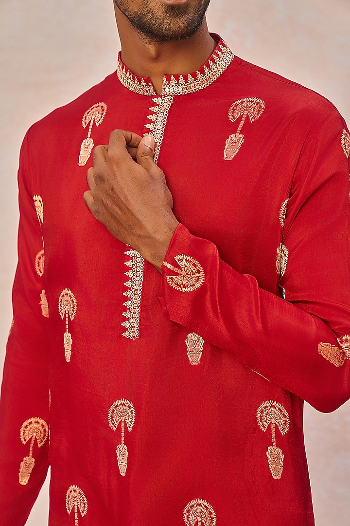 Red Raw Silk Foil Printed Kurta Set by Masaba Men at Pernia's Pop Up Shop