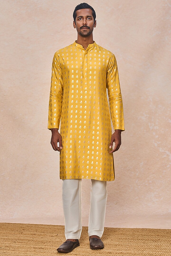 Mustard Raw Silk Foil Printed Kurta Set by Masaba Men at Pernia's Pop Up Shop