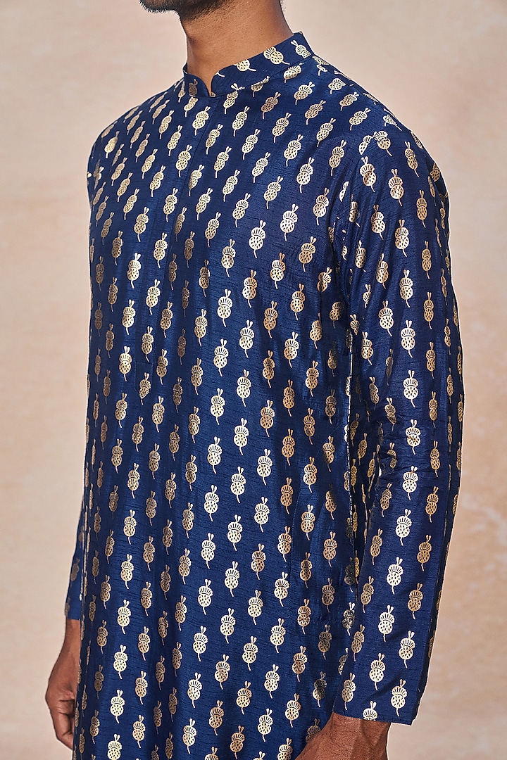 Navy Blue Raw Silk Foil Printed Kurta Set by Masaba Men at Pernia's Pop Up Shop