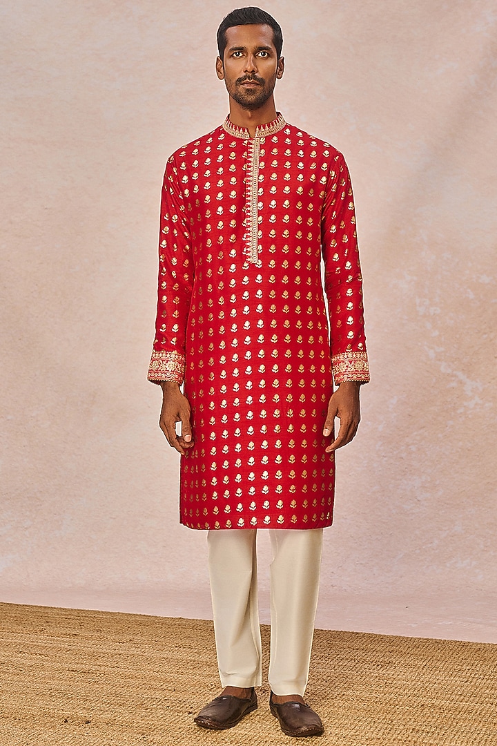 Red Raw Silk Foil Printed Kurta Set by Masaba Men at Pernia's Pop Up Shop