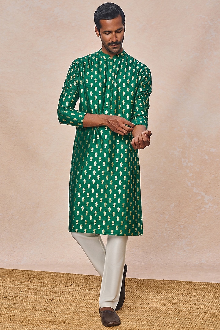 Green Raw Silk Foil Printed Kurta Set by Masaba Men at Pernia's Pop Up Shop