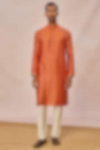 Rust Raw Silk Foil Printed Kurta Set by Masaba Men at Pernia's Pop Up Shop