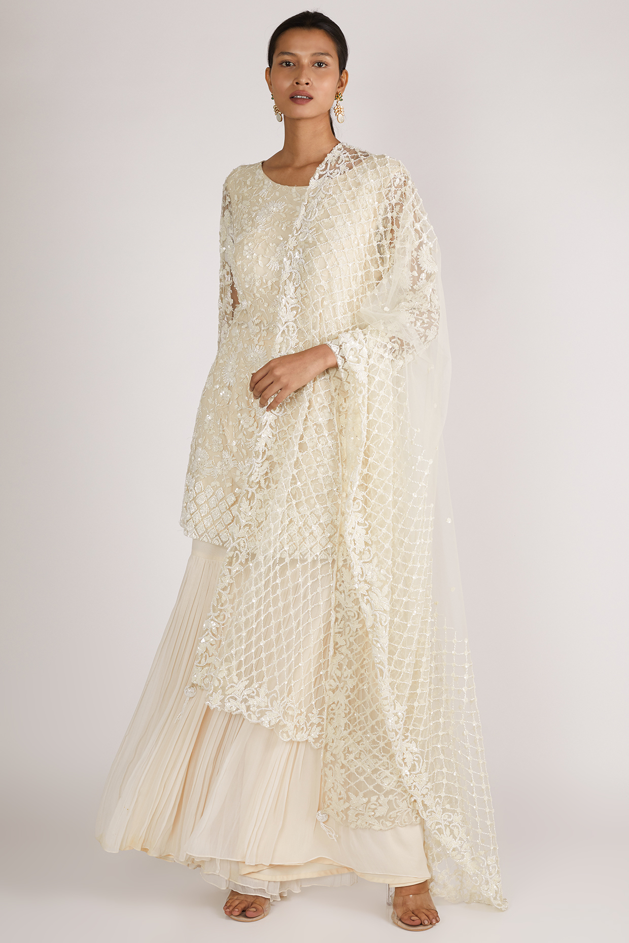 White Embroidered Kurta Set by Premya By Manishii