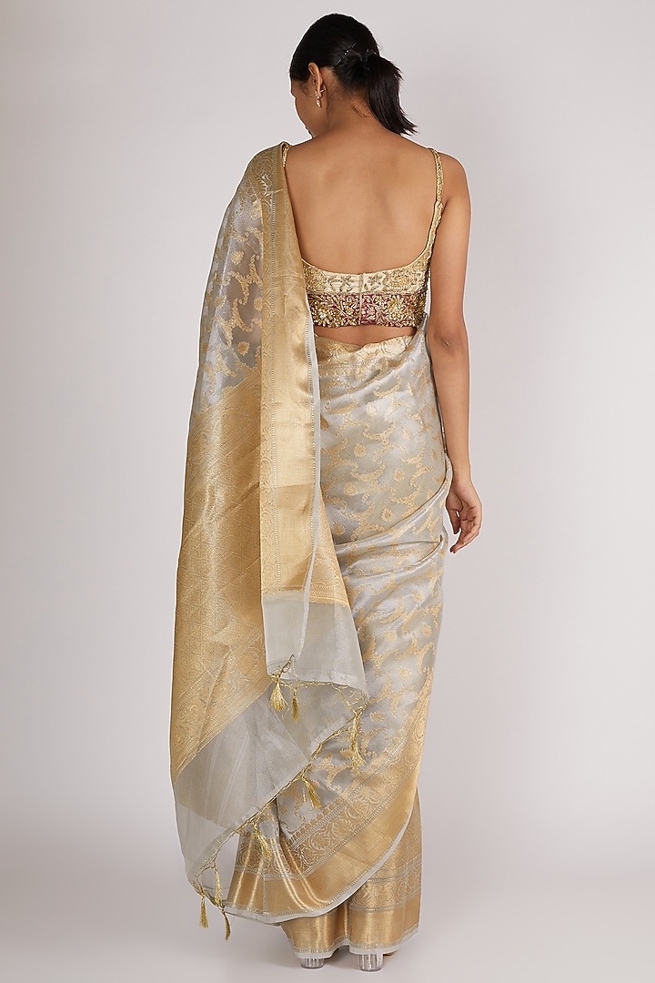 Silver Embroidered Wedding Saree Set by Premya By Manishii at Pernia's Pop Up Shop