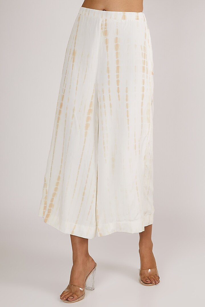 Gold Embroidered Kurta Set by Premya By Manishii at Pernia's Pop Up Shop