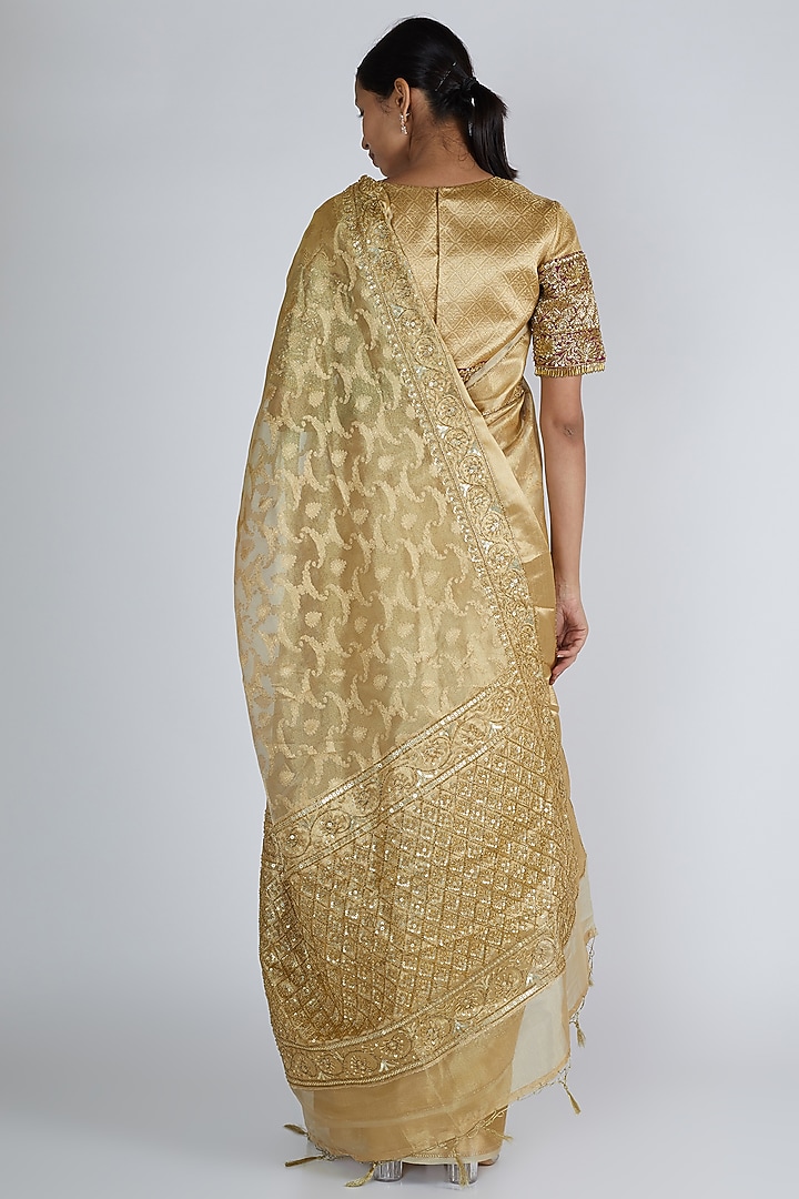 Gold Embroidered Wedding Saree Set by Premya By Manishii at Pernia's Pop Up Shop