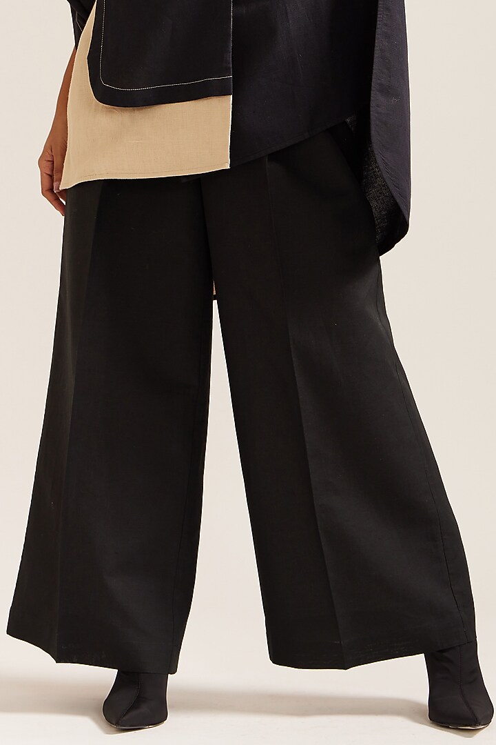 Beige & Black Linen Co-ord Set by Mini Sondhi at Pernia's Pop Up Shop