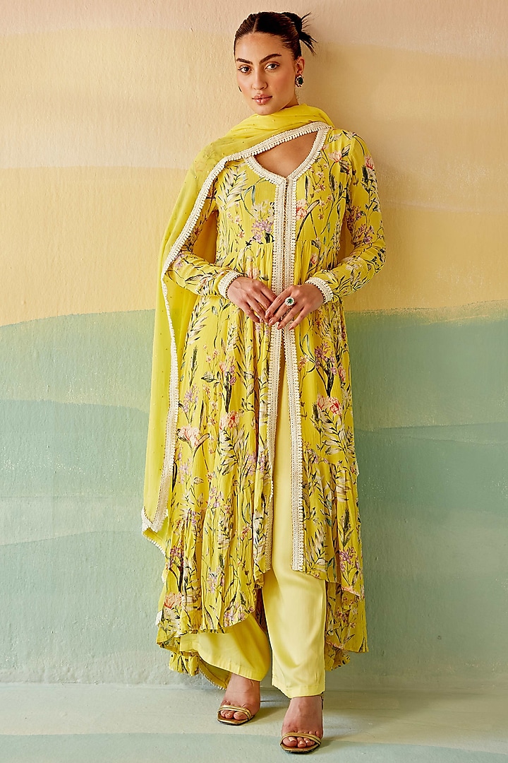 Yellow Crinkle Crepe Floral Printed Kurta Set by Mustard Moon by Neyha and Vrinda