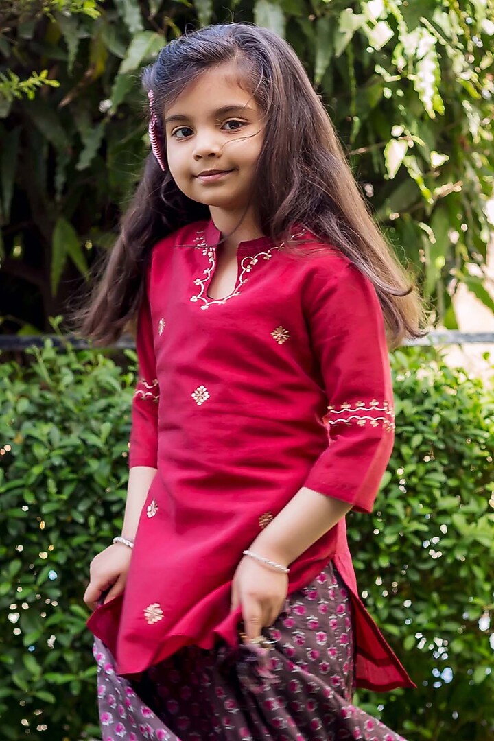 Maroon Chanderi Zari Embroidered Kurta Set For Girls by MISSPRINT at Pernia's Pop Up Shop