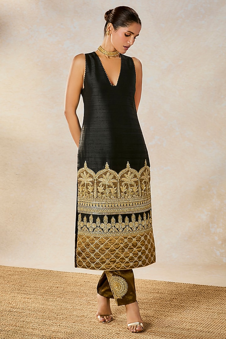 Black Heavy Raw Silk Jaal Embroidered Kurta Set by Masaba at Pernia's Pop Up Shop