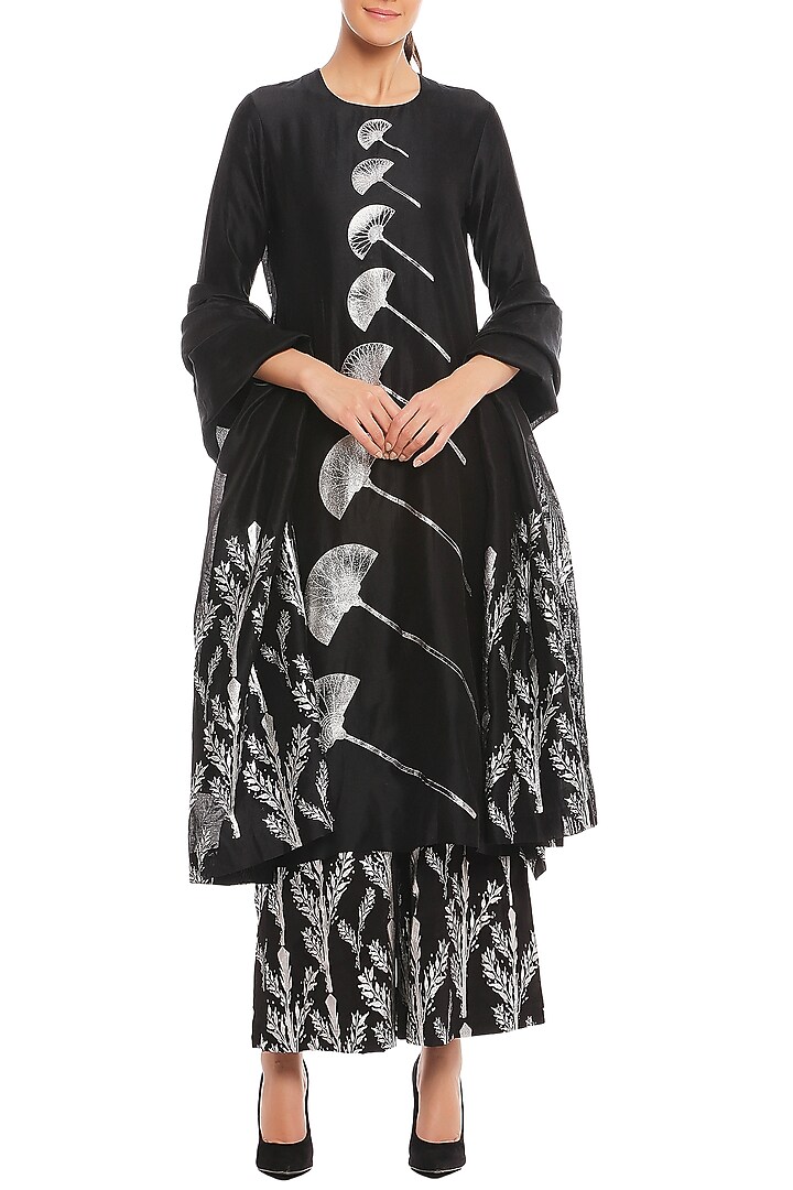Black Egyptian Printed Kurta Set by Masaba at Pernia's Pop Up Shop