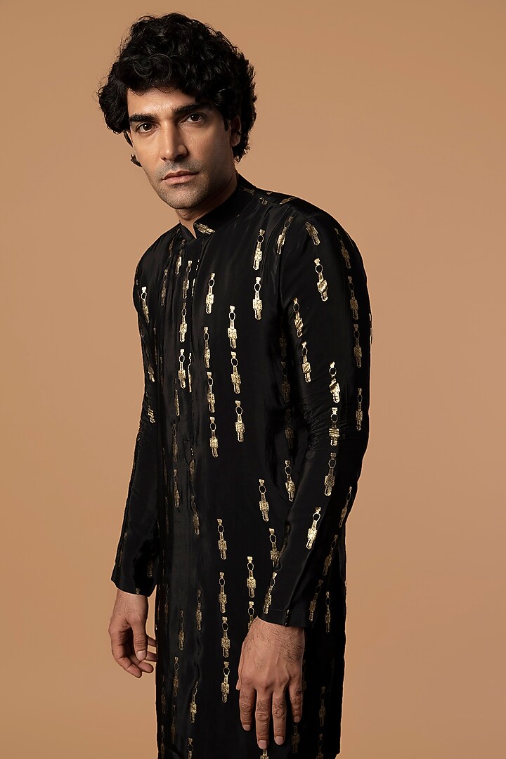 Black Crepe Kurta by Masaba Men at Pernia's Pop Up Shop