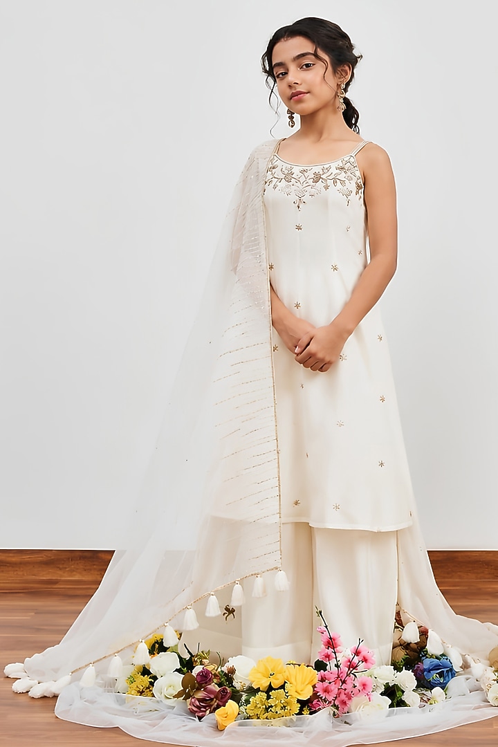 Ivory Chanderi Mukaish Embroidered Kalidar Kurta Set For Girls by DISHA MUCHHALA KIDS at Pernia's Pop Up Shop