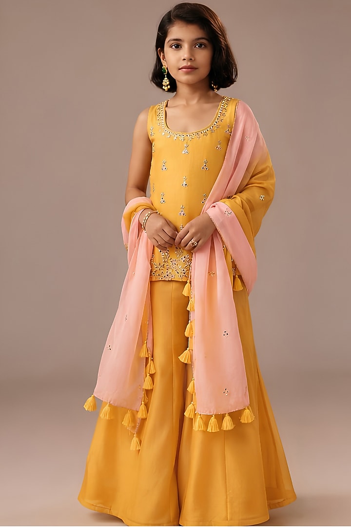 Yellow Chanderi Resham Embroidered Kurta Set For Girls by DISHA MUCHHALA KIDS at Pernia's Pop Up Shop