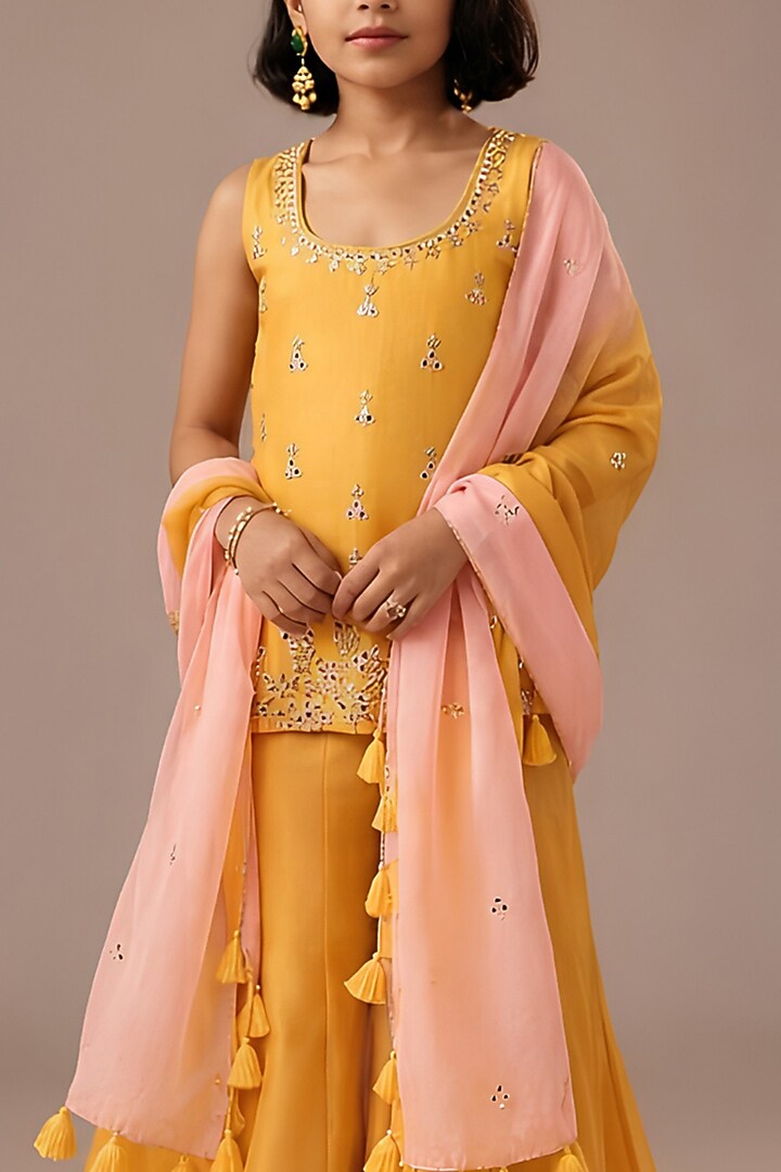 Yellow Chanderi Resham Embroidered Kurta Set For Girls by DISHA MUCHHALA KIDS at Pernia's Pop Up Shop