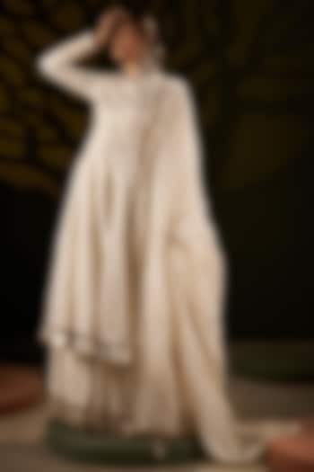 Ivory Silk Gota Patti Work Kurta Set by Muskann Kapadiaa at Pernia's Pop Up Shop