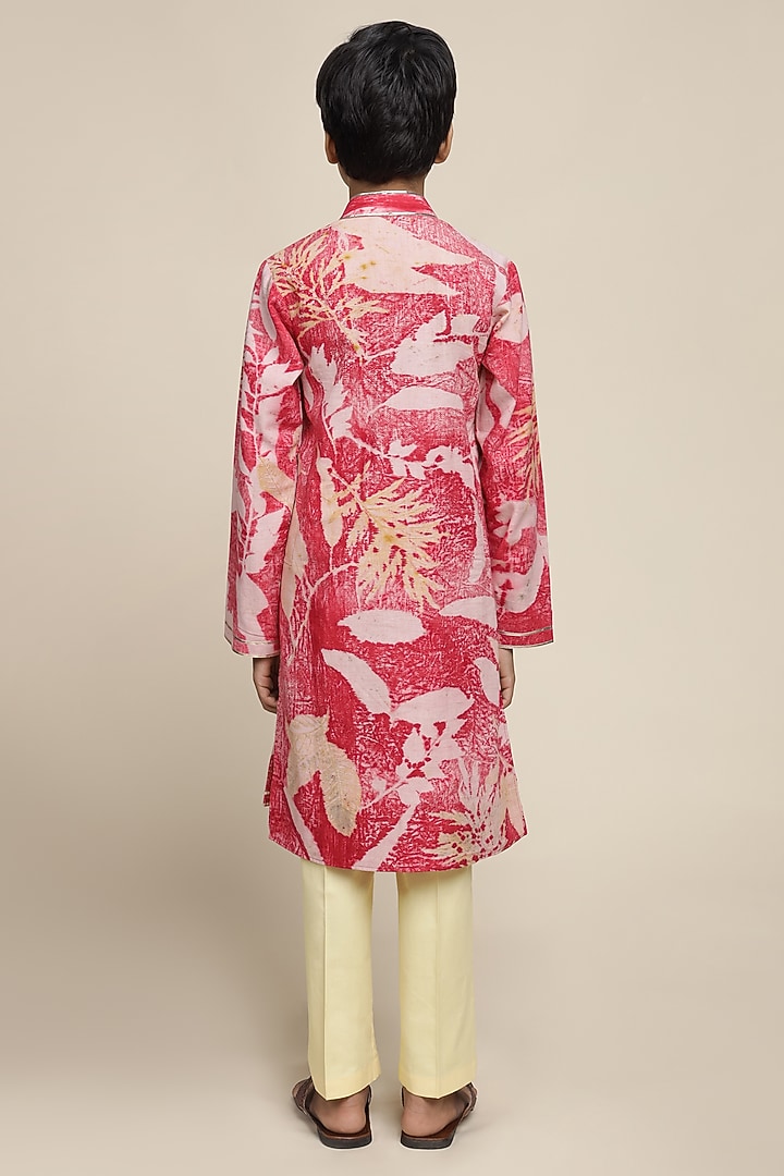 Crimson Red Cotton Chinon Printed Kurta Set For Boys by Mulyo Kids at Pernia's Pop Up Shop