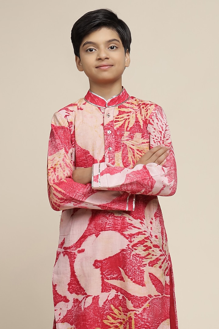 Crimson Red Cotton Chinon Printed Kurta Set For Boys by Mulyo Kids at Pernia's Pop Up Shop