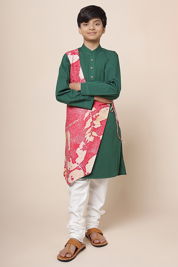 Crimson Red & Bottle Green Cotton Chinon Printed Kurta Set For Boys by Mulyo Kids