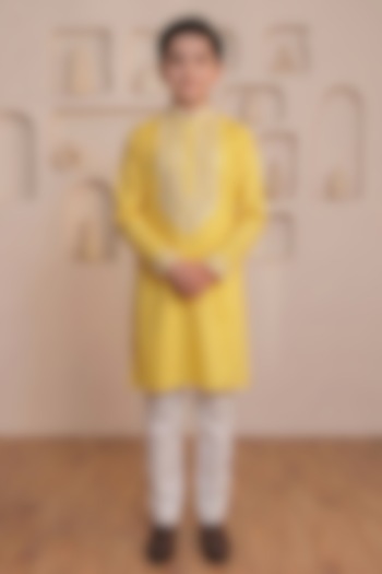 Yellow Cotton Resham Embroidered Kurta Set For Boys by Prateek Munjal Kids at Pernia's Pop Up Shop