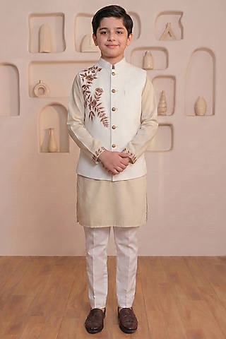 Off-White Cotton Embroidered Nehru Jacket Set For Boys by Prateek Munjal Kids
