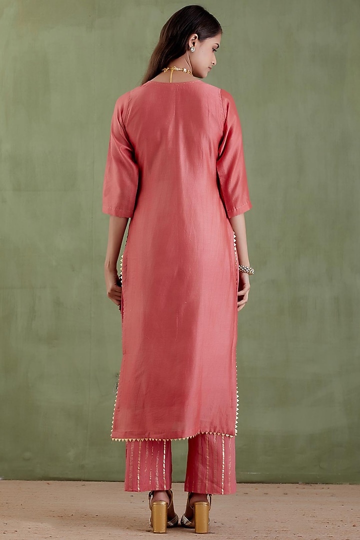 Dull Red Dhansa Kurta Set by Musal at Pernia's Pop Up Shop