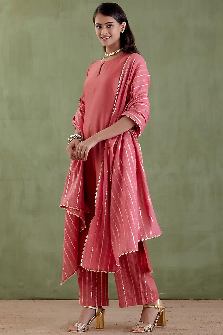 Dull Red Dhansa Kurta Set by Musal at Pernia's Pop Up Shop