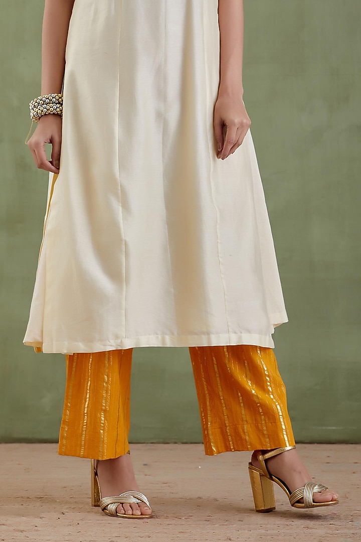 Ecru Kurta Set In Chanderi by Musal at Pernia's Pop Up Shop