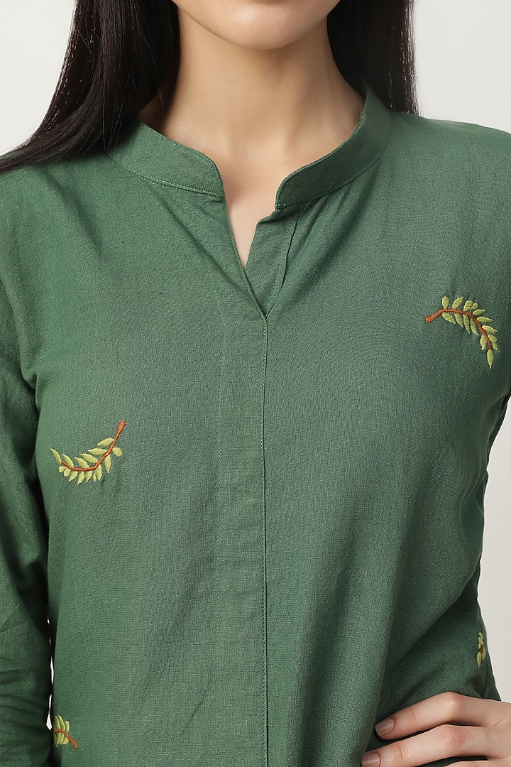 Deep Green Cotton Linen Embroidered Kurta Set by Musal at Pernia's Pop Up Shop