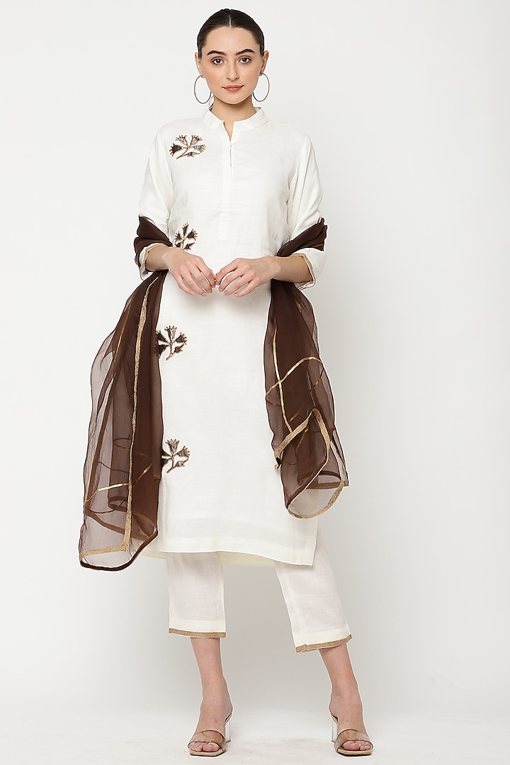 Ivory Hand Embroidered Kurta Set by Musal at Pernia's Pop Up Shop