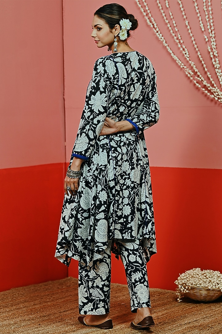 Black Cotton Printed Kurta Set by Myaara at Pernia's Pop Up Shop