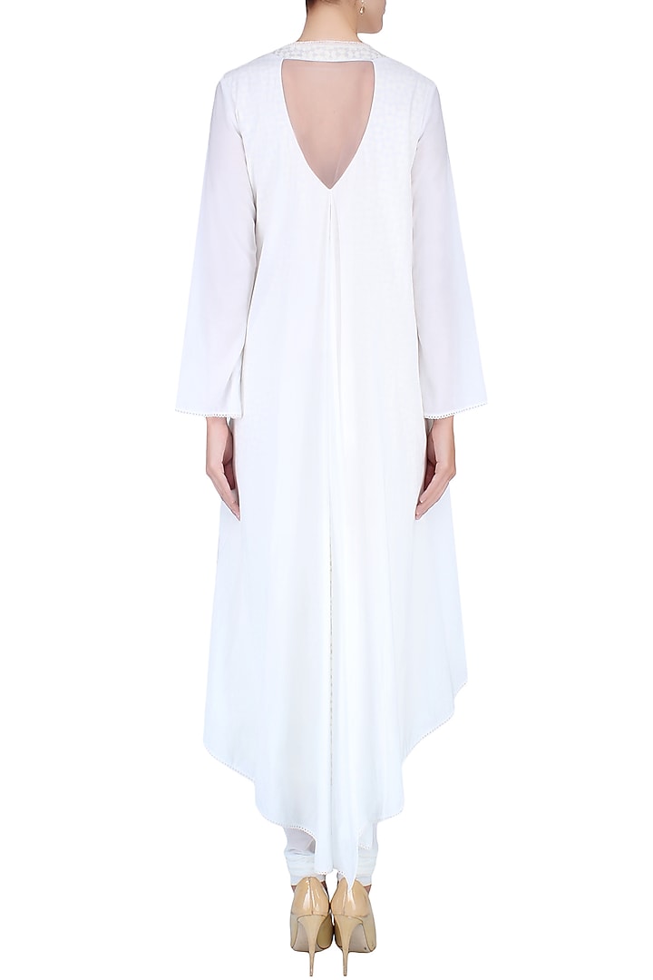 Ivory double layered floral embroidered kurta set available only at Pernia's Pop Up Shop.
