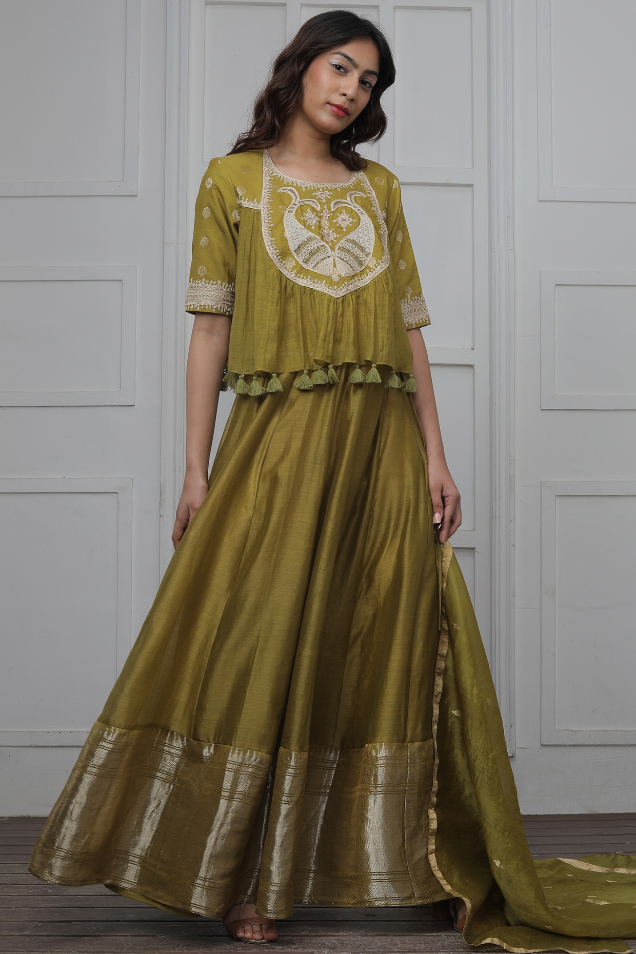 Buy Cream Zariwork Banarasi Designer Gown - Koskii