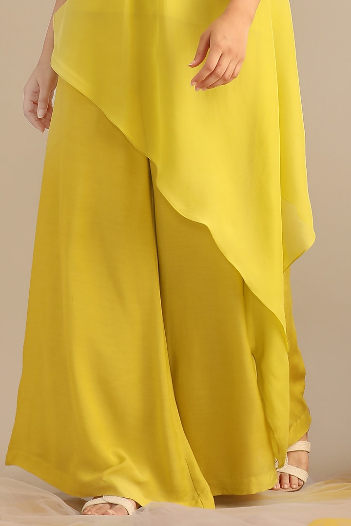Lime Chiffon Hand Embroidered Kurta Set by Myoho at Pernia's Pop Up Shop