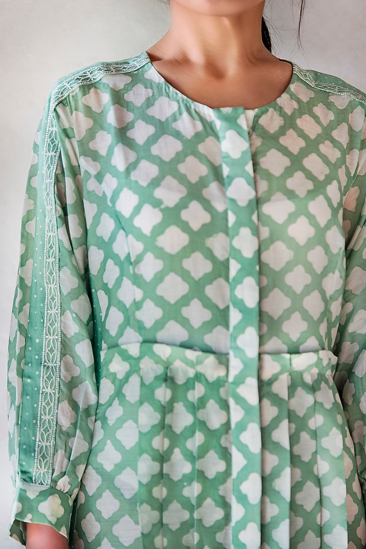 Pista Green Printed Maxi Vacation Dress by Myoho at Pernia's Pop Up Shop