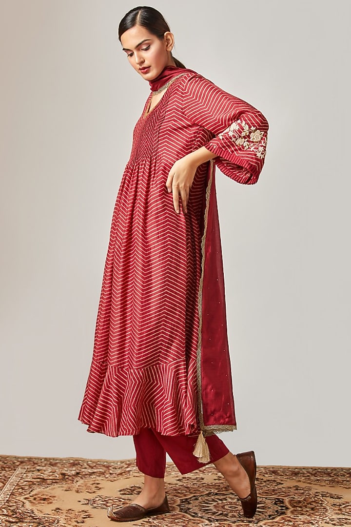 Burgundy Printed & Embroidered Kurta Set by Myoho at Pernia's Pop Up Shop
