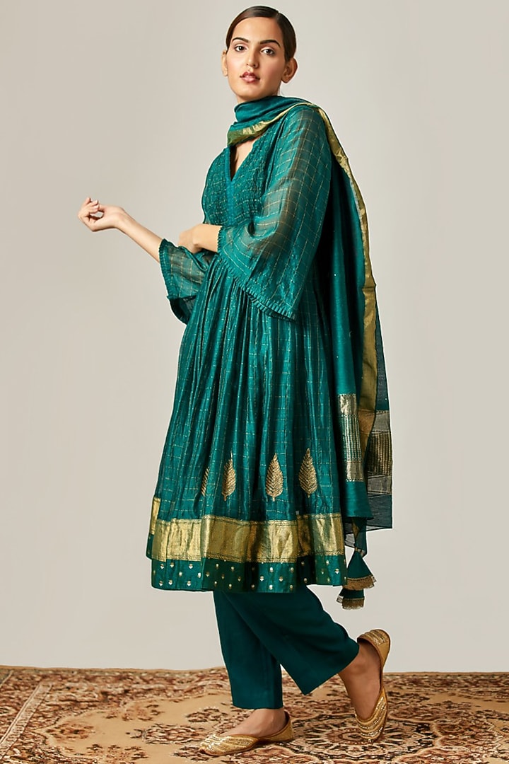 Emerald Green Checkered Embroidered Kurta Set by Myoho at Pernia's Pop Up Shop