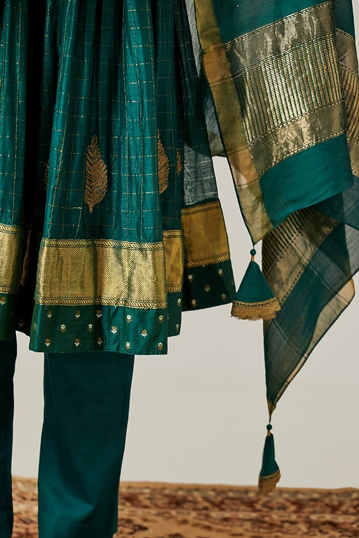 Emerald Green Checkered Embroidered Kurta Set by Myoho at Pernia's Pop Up Shop