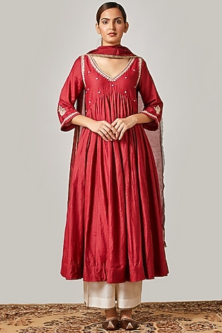 Burgundy & Off White Embroidered Kurta Set by Myoho