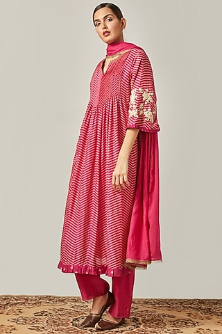 Fuchsia Pintucked & Embroidered Kurta Set by Myoho