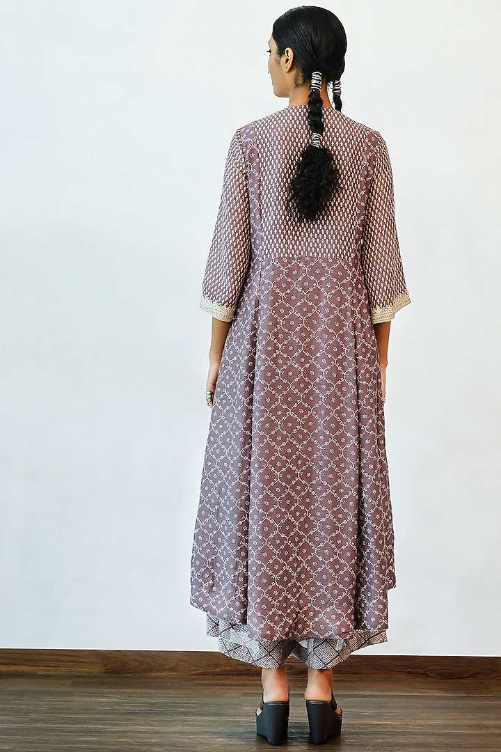 Dull Grape Embroidered Asymmetrical Kurta Set by Myoho at Pernia's Pop Up Shop