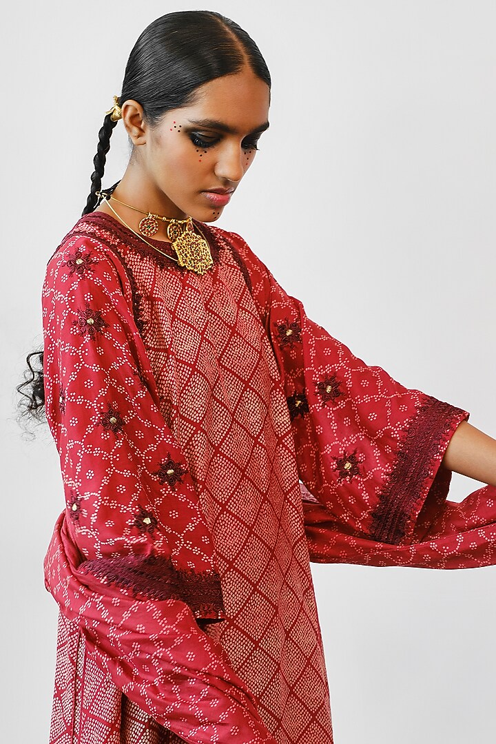 Terracotta Hand Embroidered Kurta Set by Myoho at Pernia's Pop Up Shop