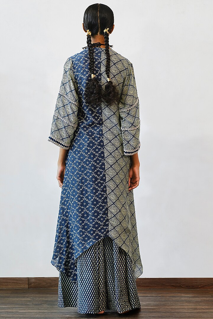 Powder Blue & Dark Cerulean Blue Kurta Set by Myoho at Pernia's Pop Up Shop