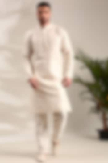 Ivory Chanderi Embroidered Kurta Set by Mayank Modi at Pernia's Pop Up Shop