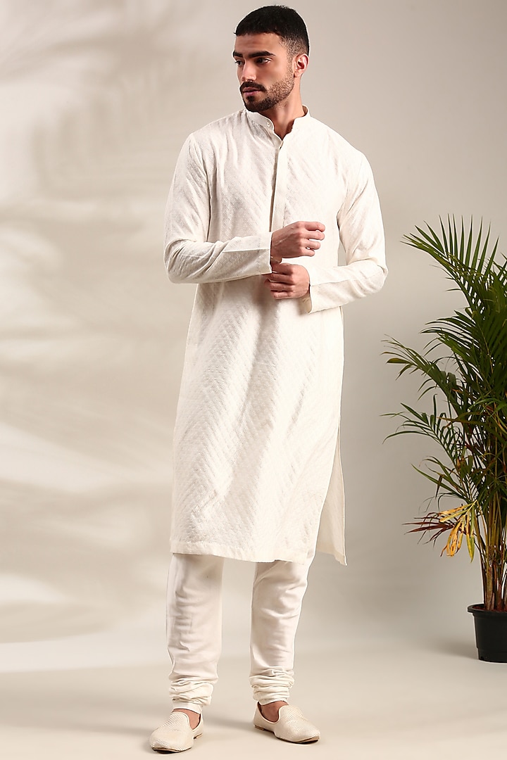 Ivory Silk Jacquard Kurta Set by Mayank Modi at Pernia's Pop Up Shop