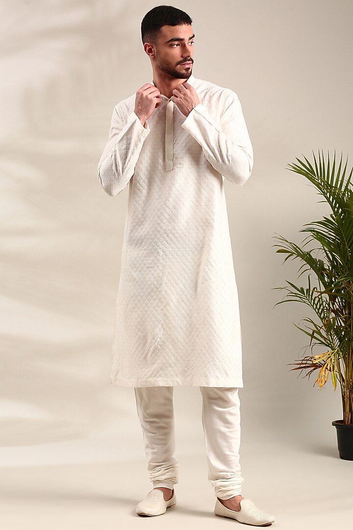 Ivory Silk Jacquard Kurta Set by Mayank Modi at Pernia's Pop Up Shop