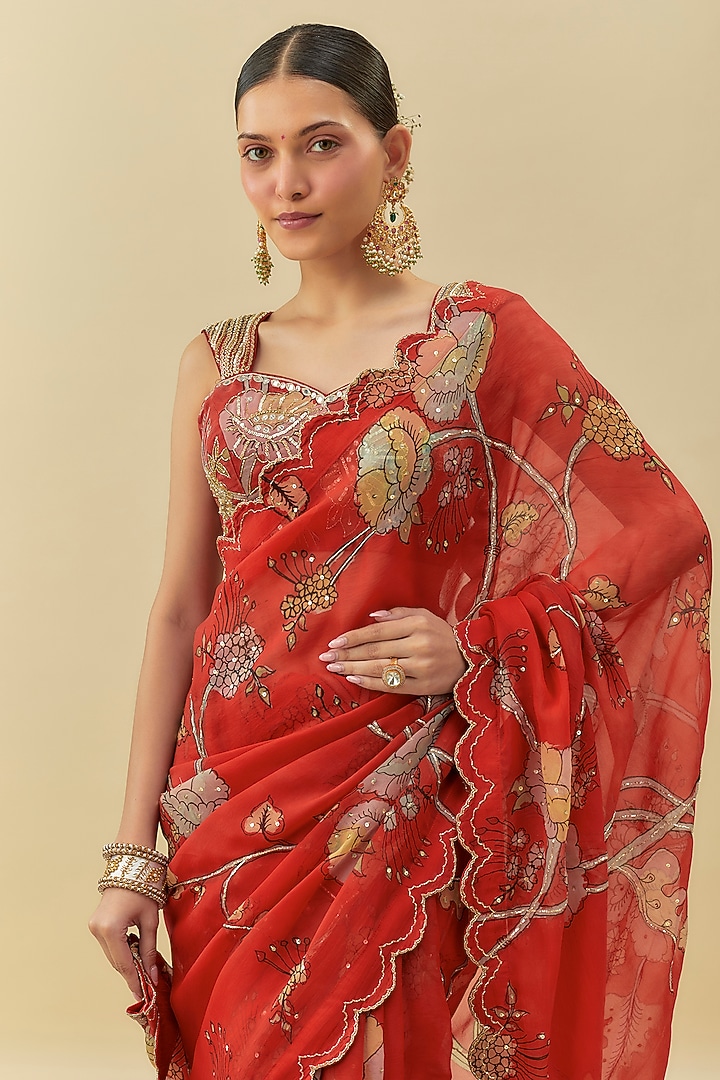 Red Organza Floral Artwork Embroidered Wedding Saree Set by Myriti at Pernia's Pop Up Shop
