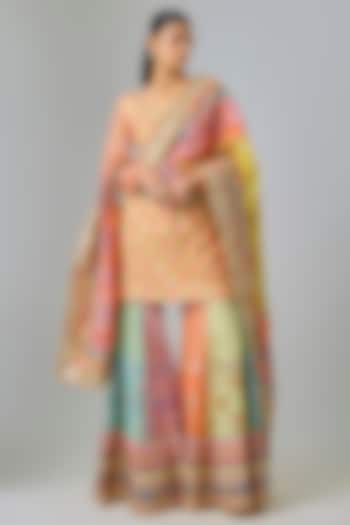 Orange Chanderi Sequins Embroidered Kurta Set by Mayyur girotra at Pernia's Pop Up Shop
