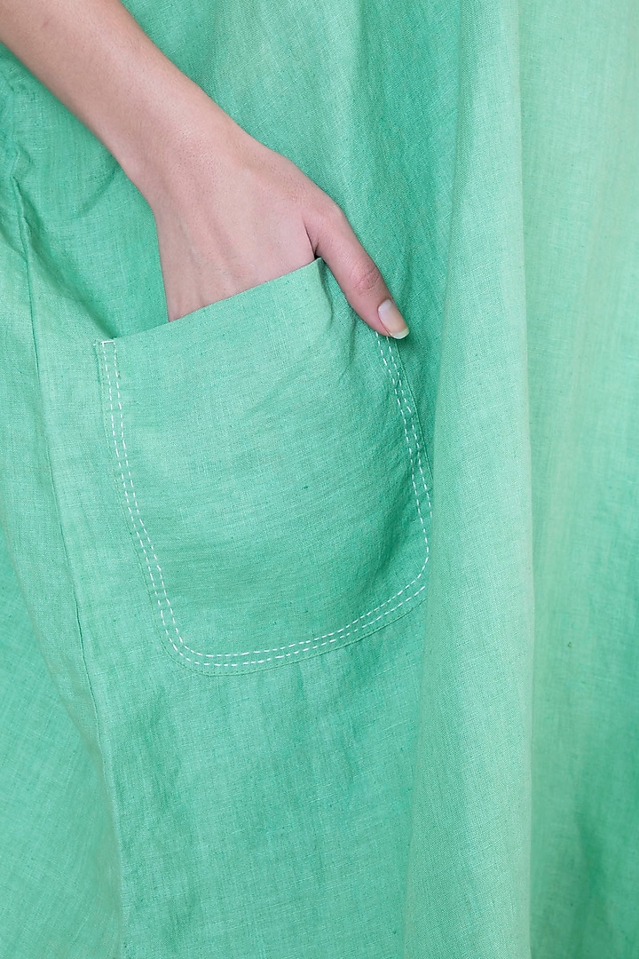 Sea green embroidered boxy kaftan kurta by Myoho at Pernia's Pop Up Shop