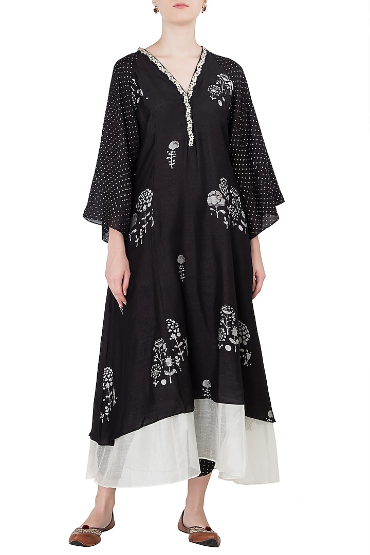 Black block printed and embroidered kurta with belt available only at Pernia's Pop Up Shop.